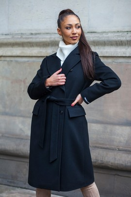 Czarny płaszcz damski z kaszmiru