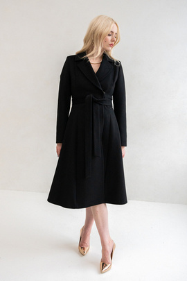 Czarny kaszmirowy płaszcz