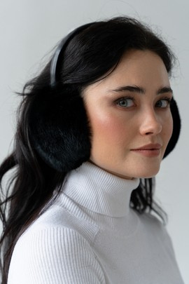 Czarne futrzane nauszniki