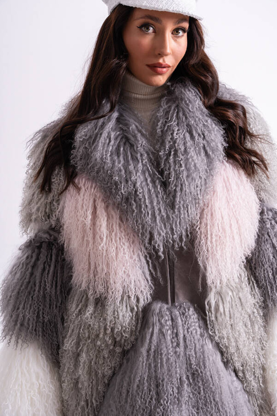 Pastelowy kożuch ze skór jagnięcych