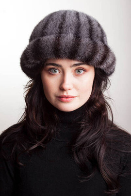 Szafirowo-czarny kapelusz z naturalnego futra norki