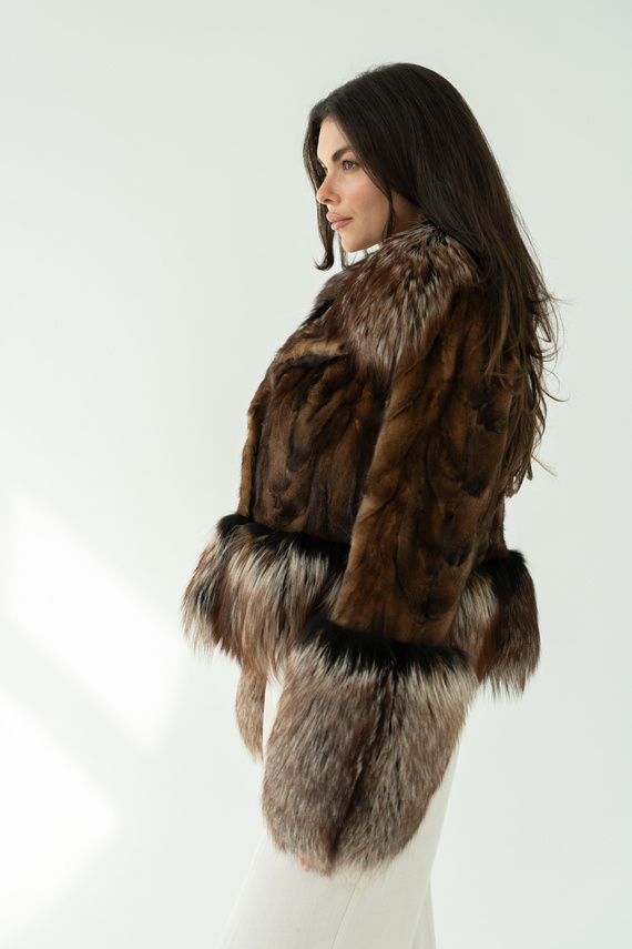 Stylowe krótkie brązowe futro z norek i lisa