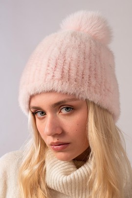 Futrzana czapka z norki w kolorze pudrowego różu