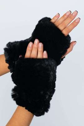 Czarne futrzane rękawiczki bez palców