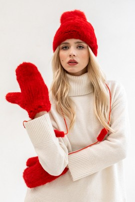 Komplet czapka i rękawiczki futrzane w kolorze czerwonym