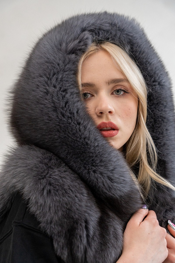 Szafirowa futrzana kamizelka z naturalnego lisa fińskiego