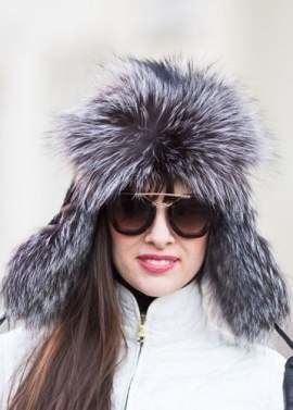 Uszanka  z naturalnego futra lisa srebrnego i bobra.