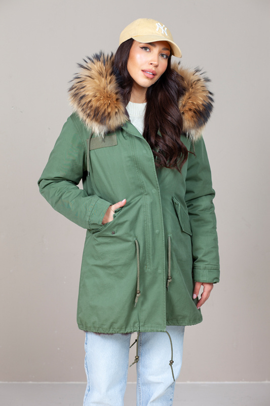 Kurtka parka w kolorze khaki obszyta naturalnym futrem królika