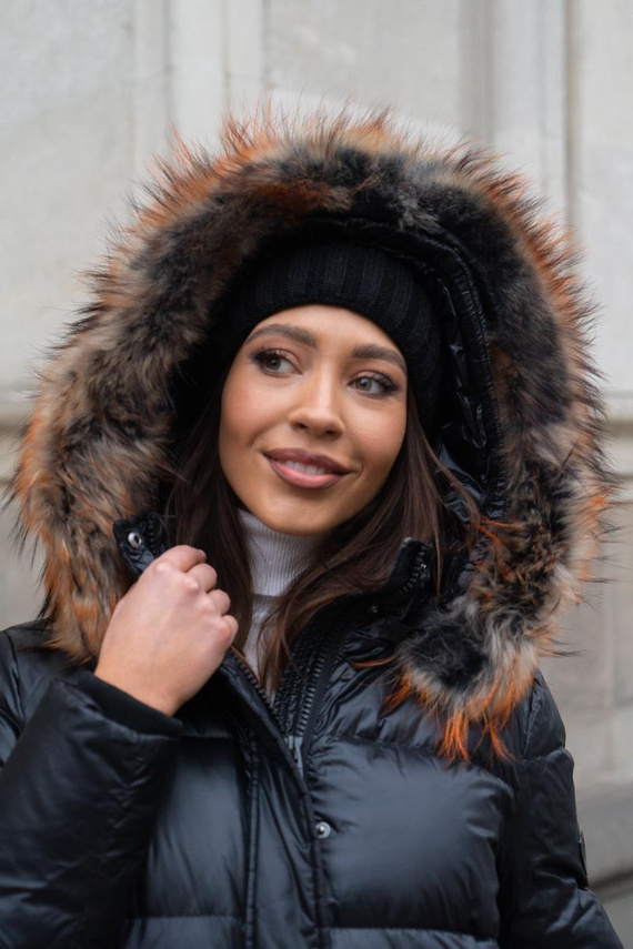 Czarna kurtka Duna z futrzanym kapturem