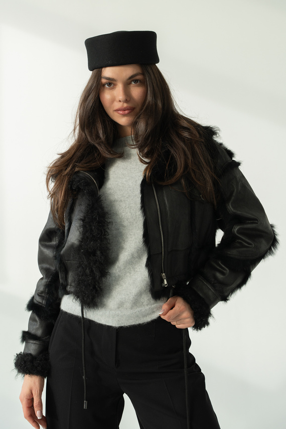 Krótkie futerko z królika w kolorze czarnym