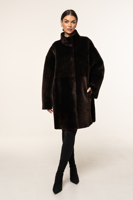 Dwustronny brązowy kożuch ze skór jagnięcych typu merino