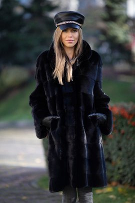 Futro długie z norek naturalnych - grzbiety Blackglama.