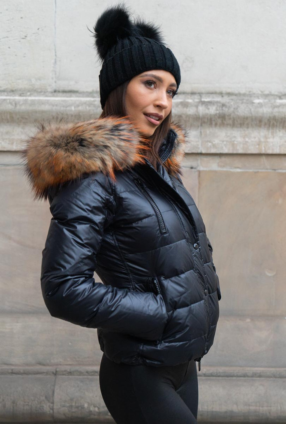 Czarna kurtka Kali z futrzanym kapturem