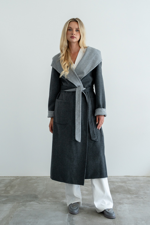 Kaszmirowy dwustronny płaszcz w kolorze szarym