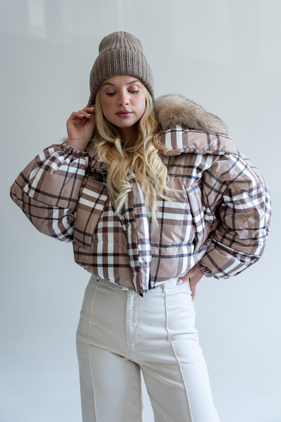 Włoska kurtka puchowa w kratę marki Flo&Clo z futrzanym obszyciem