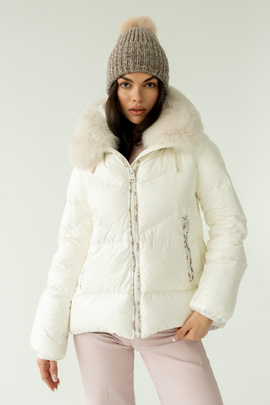 Kremowa włoska kurtka puchowa marki Flo&Clo z kapturem i futrzanym wykończeniem