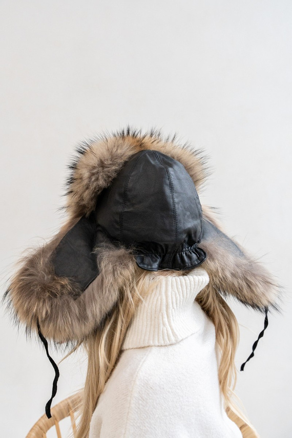 Uszanka z naturalnego futra jenota