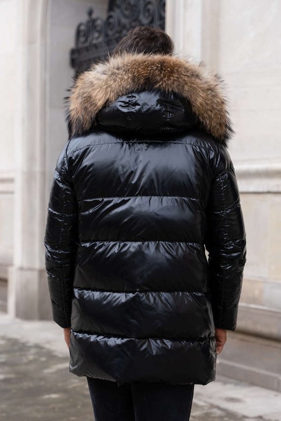 Czarna puchowa kurtka Paquito z futrzanym obszyciem 
