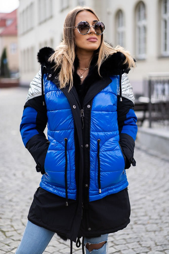 Parka damska obszyta naturalnym futrem lisa.