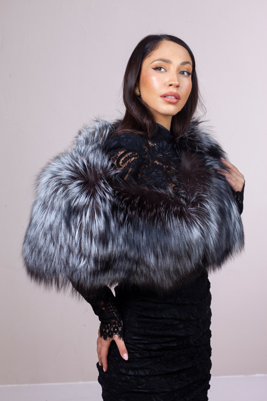 Srebrna futrzana etola z naturalnego lisa 