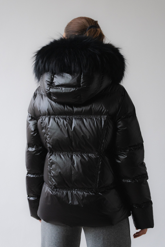 Czarna kurtka puchowa Ariana z kapturem