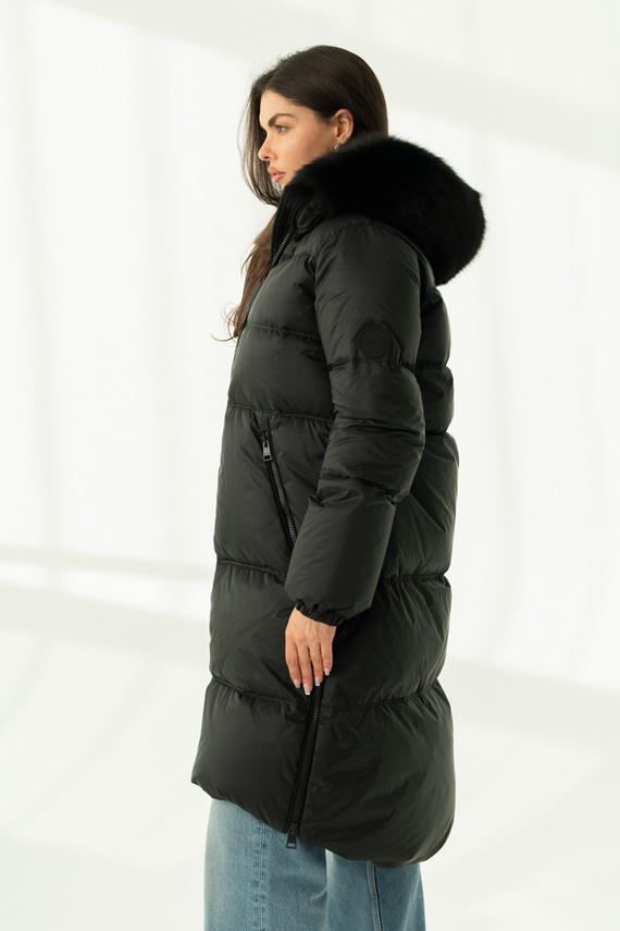 Czarna włoska kurtka puchowa marki Flo&Clo z kapturem i futrzanym wykończeniem