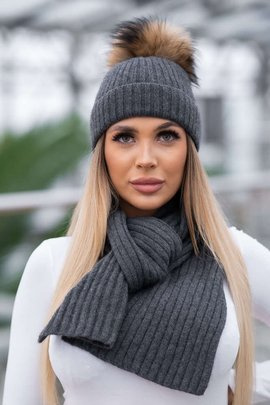 Szary komplet kaszmirowy szalik oraz czapka z pomponem z futra jenota