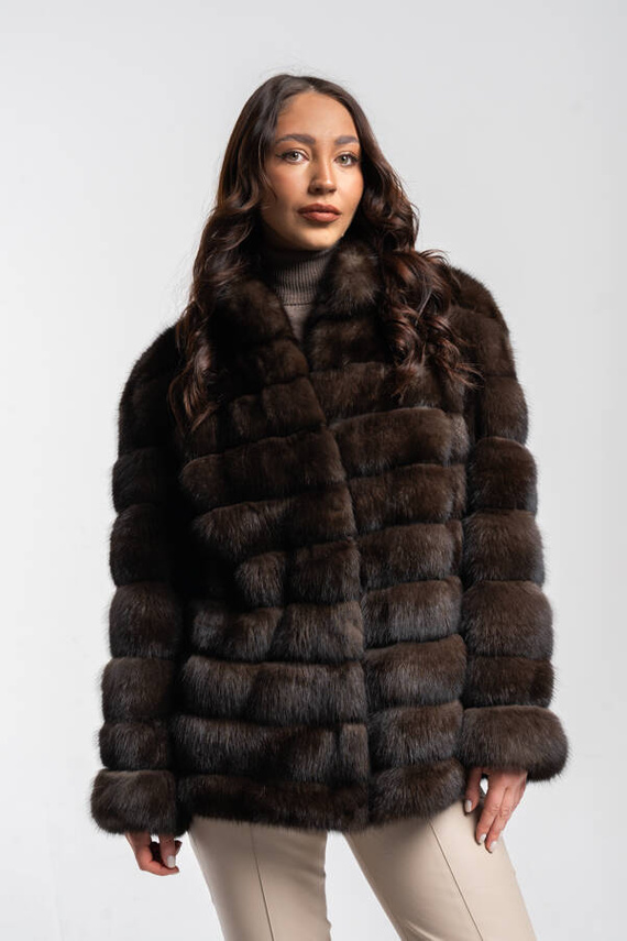 Brązowe futro z rosyjskich soboli barguzińskich