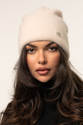 Moherowa czapka z angory w kolorze beżowym
