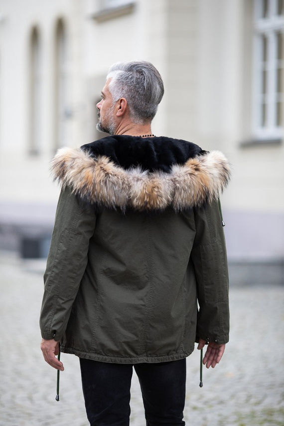Zielona kurtka męska typu parka ocieplana naturalnym kożuchem jagnięcym