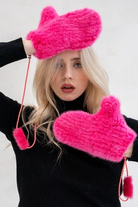 Futrzane rękawiczki  w kolorze różowym