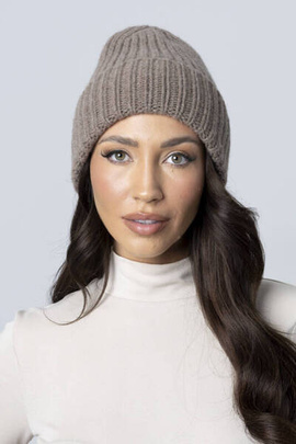 Beżowa czapka z kaszmiru i wełny