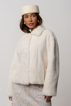 Białe futro naturalne z grzbietów norek Saga Furs