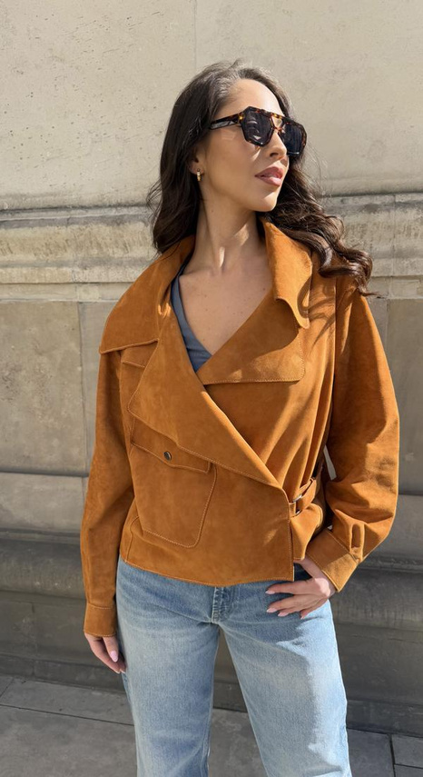 Zamszowa kurta w odcieniu koniaku