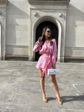 Różowa sukienka Norah z bufiastym rękawem