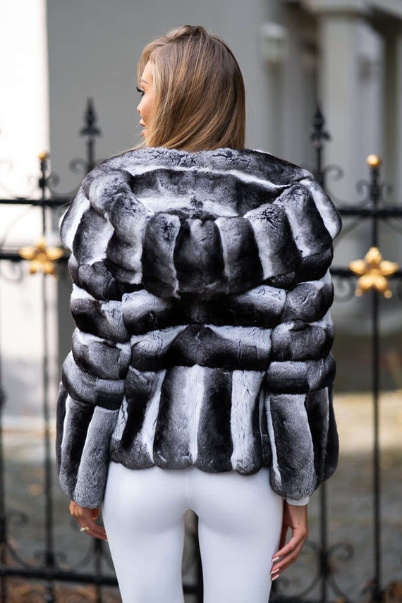 Kurtka z szynszyli z efektownym kapturem 