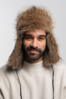 Męska papacha z futra szopa pracza