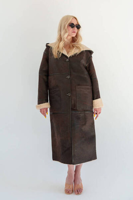 Brązowy kożuch z kapturem Dacota