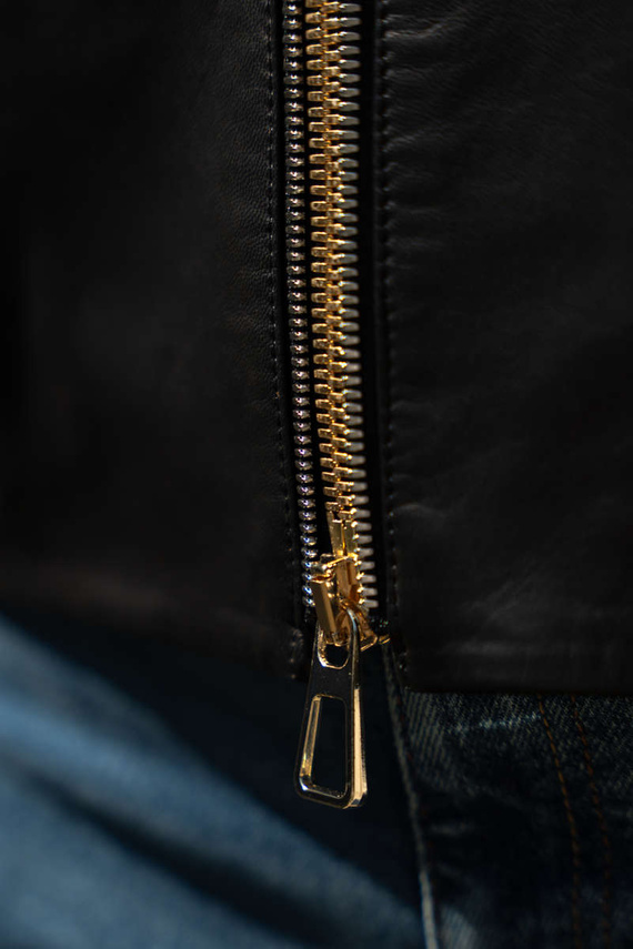 Skórzana ramoneska damska o lużnym kroju w kolorze  czarnym