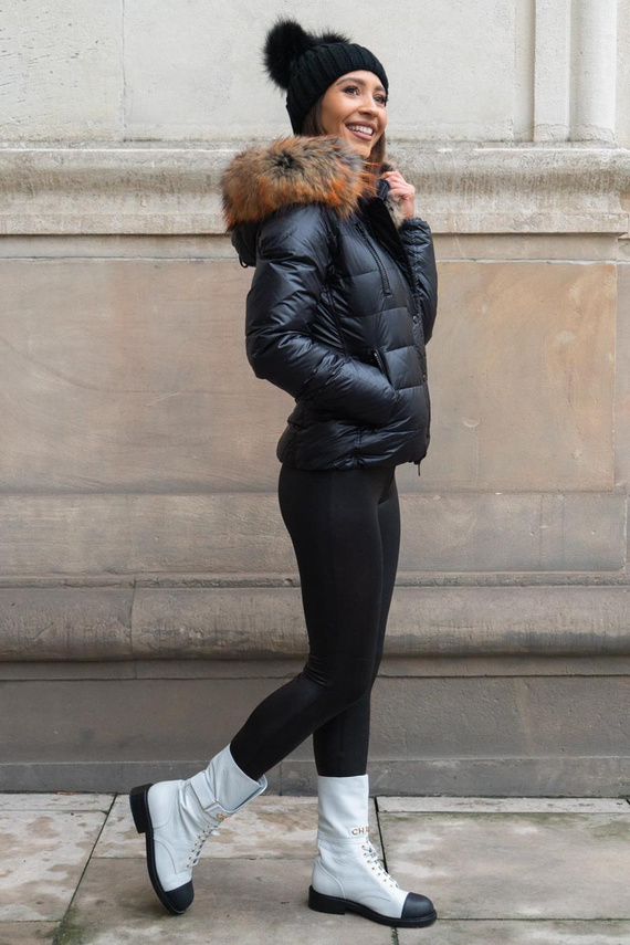 Czarna kurtka Kali z futrzanym kapturem