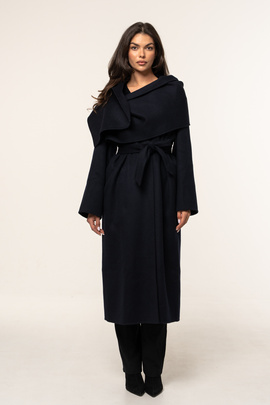 Wełniany płaszcz z szalem w kolorze granatowym