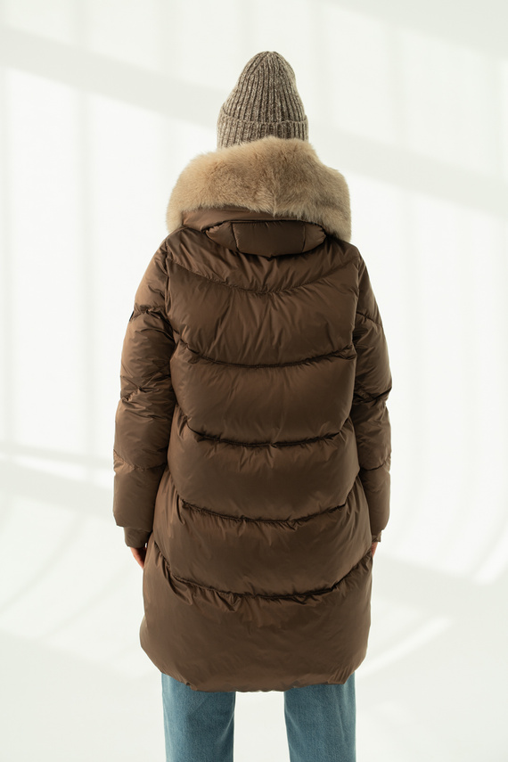 Beżowo-miedziana  włoska kurtka puchowa marki Flo&Clo z kapturem i futrzanym wykończeniem