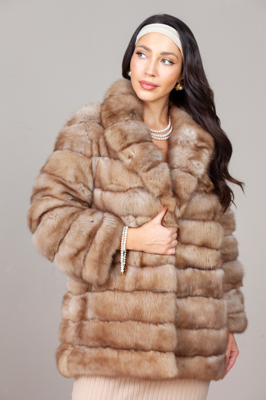 Beżowe futro z rosyjskich soboli barguzińskich w kolorze light tortora