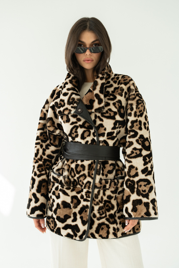 Dwustronny kożuch w zwierzęcy print ze skór jagnięcych typu merino