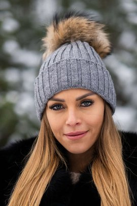 Czapka z alpaki z pomponem z futra jenota