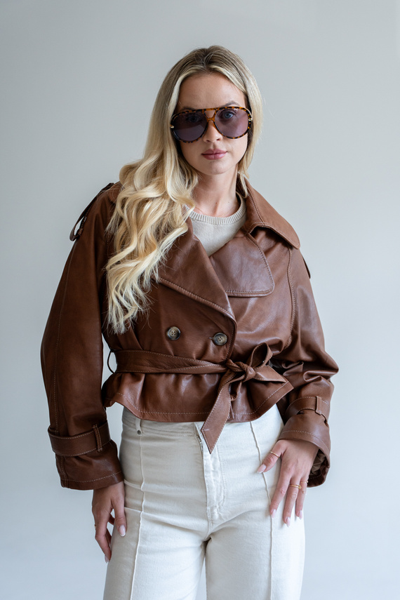 Brązowy krótki trench z naturalnej skóry 