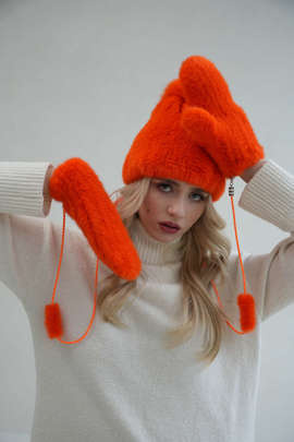 Futrzane rękawiczki i czapka w kolorze pomarańczowym
