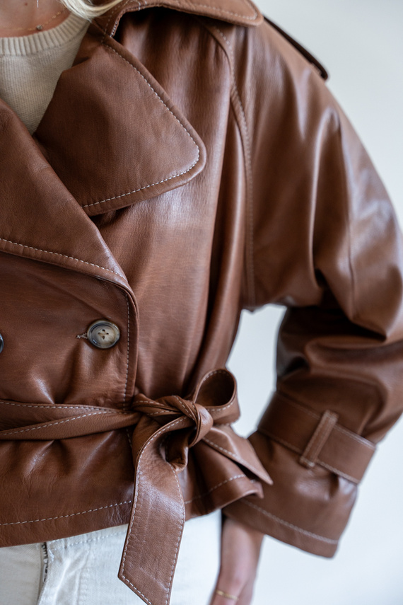 Brązowy krótki trench z naturalnej skóry 