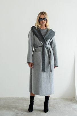 Kaszmirowy dwustronny płaszcz w kolorze szarym