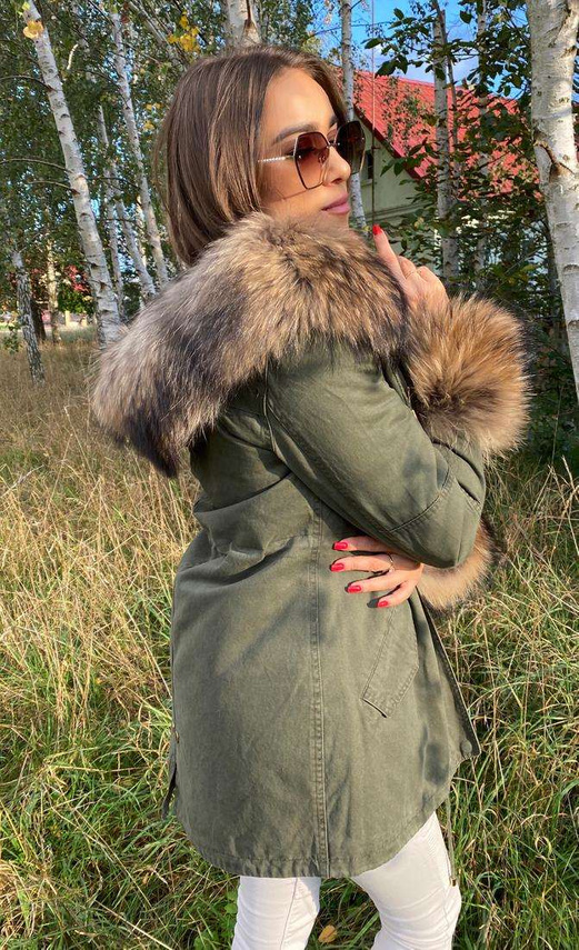 Militarna parka Nicole z obszyciem kaptura i mankietów